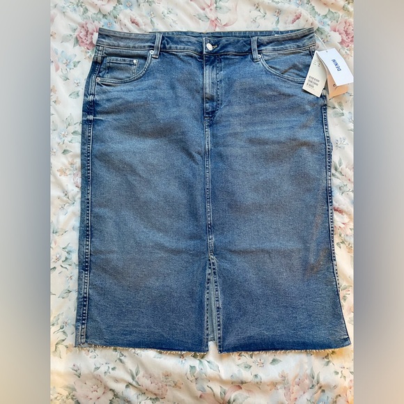 Sz.16 BNWT H&M Denim MIDI Skirt 💙 - Picture 1 of 5